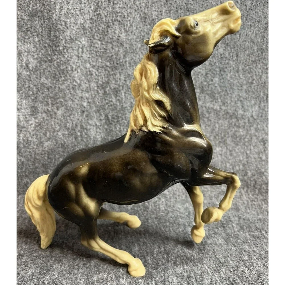 Vintage Breyer #88 Glossy Dark Charcoal Diablo the Semi-Rearing Mustang Horse